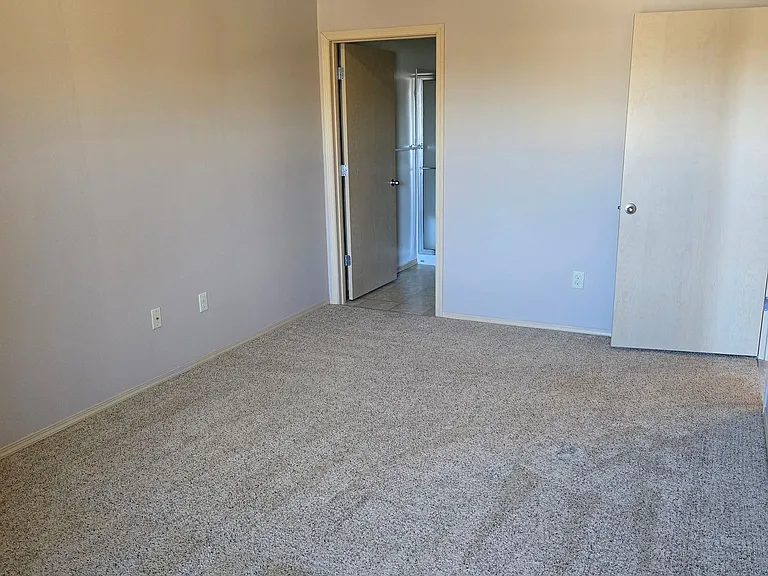 Parkside Apartments — Photo 43