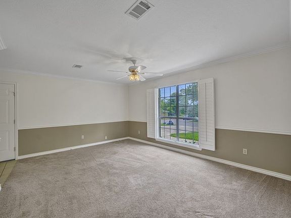 4th image of 104 Forest Hill Dr W