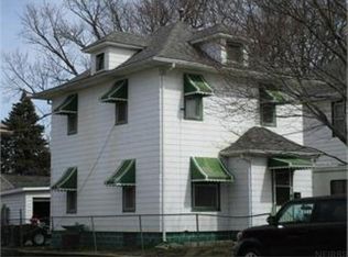 912 W 7th St, Waterloo, IA 50702