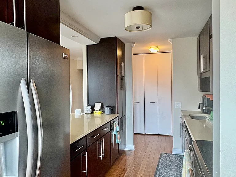 1560 N Sandburg Ter #415J — Photo 7