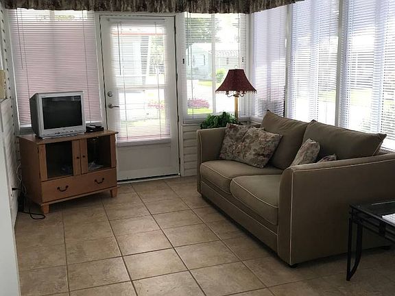 4th image of 6711 NW 29th Ct