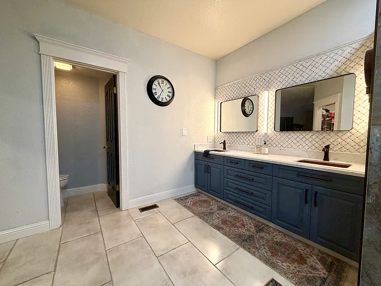 2205 Prestwick Dr — Photo 32