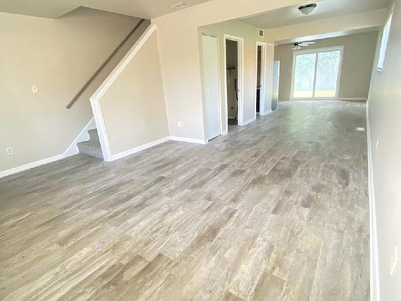 2nd image of 5813 Creekview Ct W
