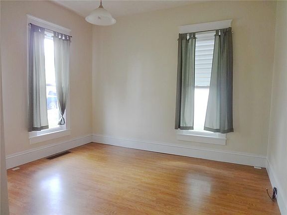 4th image of 603 E North St