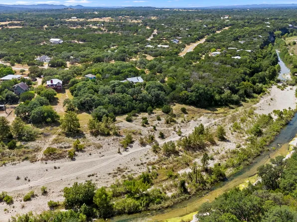1265 Comanche Path, Bandera, TX 78003