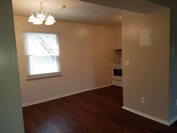 4th image of 4142 Oak St APT 12