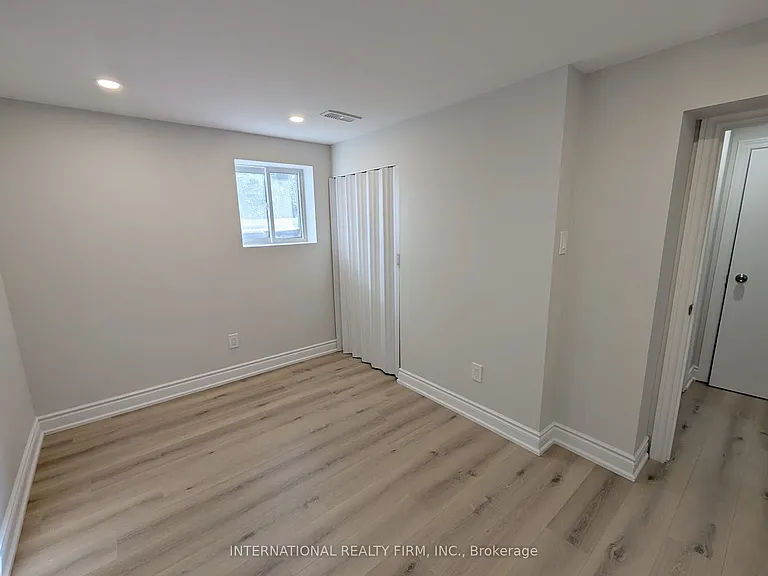 198 Cherrywood Dr #BASEMENT — Photo 6