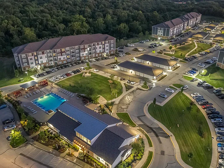 Kinsley Forest provides a secluded feel nestled in mature trees, with convenient access to community amenities and the Northland's offerings.