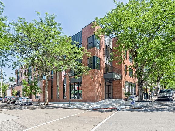 4th image of 203 Haverford Ave #208