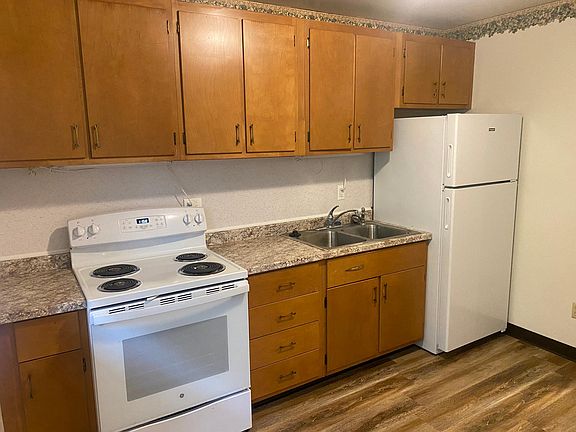 5th image of 9 Logan Ave #A