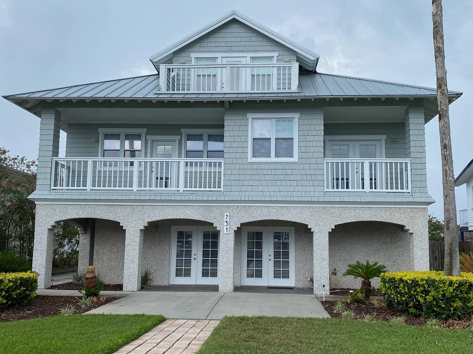 731 Tarpon Ave — Photo 1