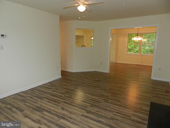 3rd image of 8811 Jenny Ln
