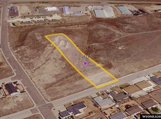514 Emigrant Dr, Glenrock, WY 82637