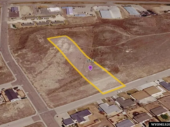 514 Emigrant Dr, Glenrock, WY 82637