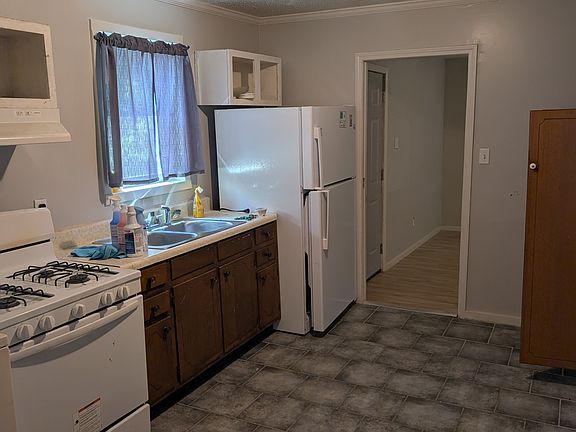 3rd image of 1659 Brookins St