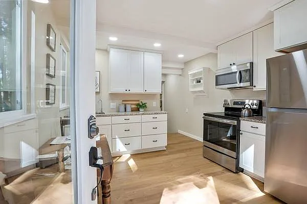 11505 Lake Blvd — Photo 5