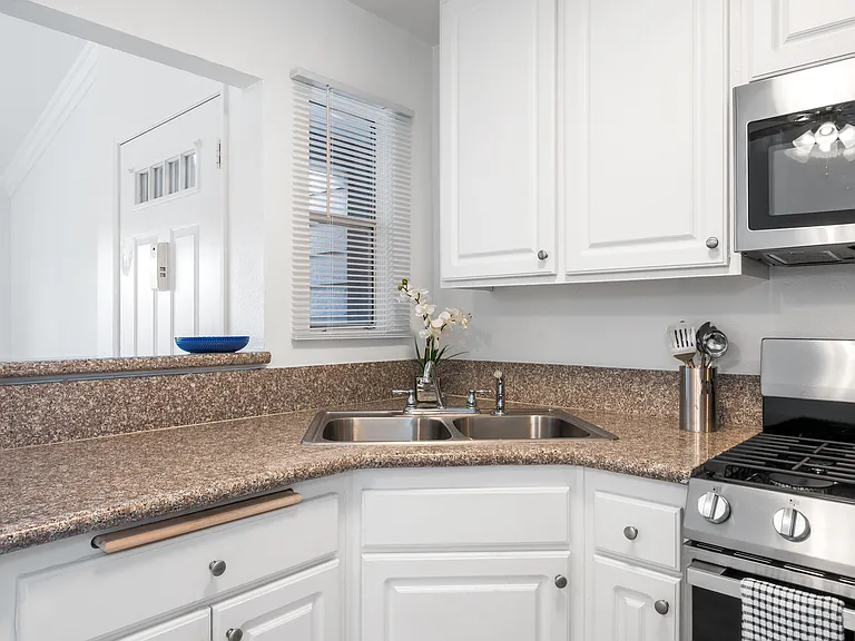 Nantucket Creek Apartments — Photo 20