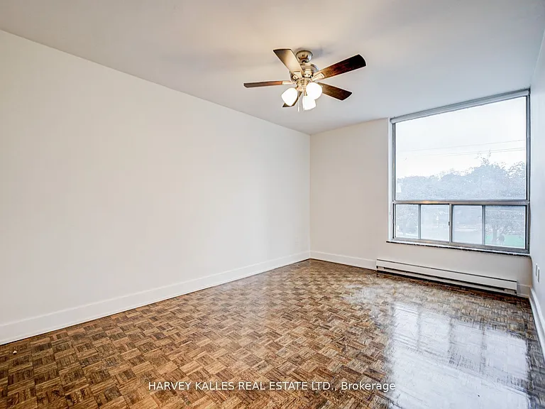 133 Erskine Ave #101 — Photo 11