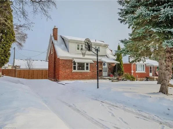 776 Rockway Dr, Kitchener, ON N2G 3B7