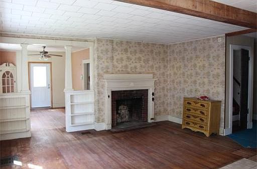 5th image of 11 Pine St