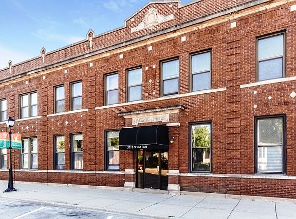 2nd image of 3713 Grand Blvd Unit 7