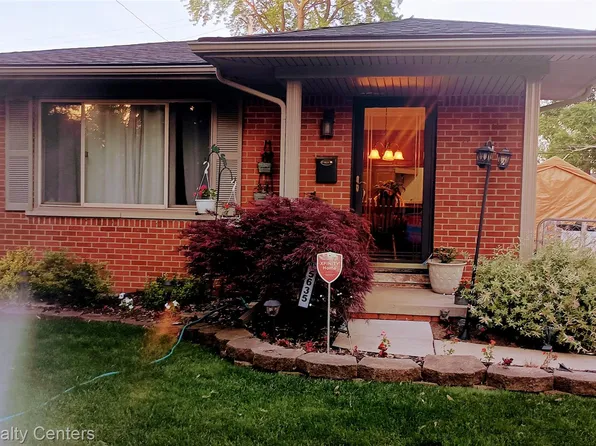 5635 Clippert St, Dearborn Heights, MI 48125
