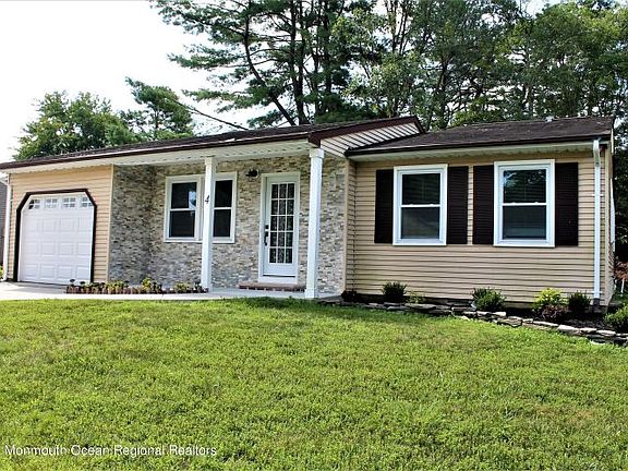 2nd image of 4 Longwood Dr