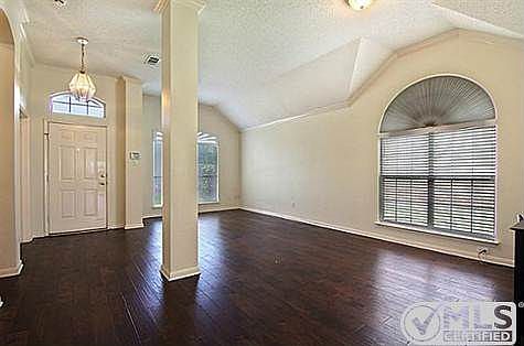 2nd image of 1241 Taylor Ln