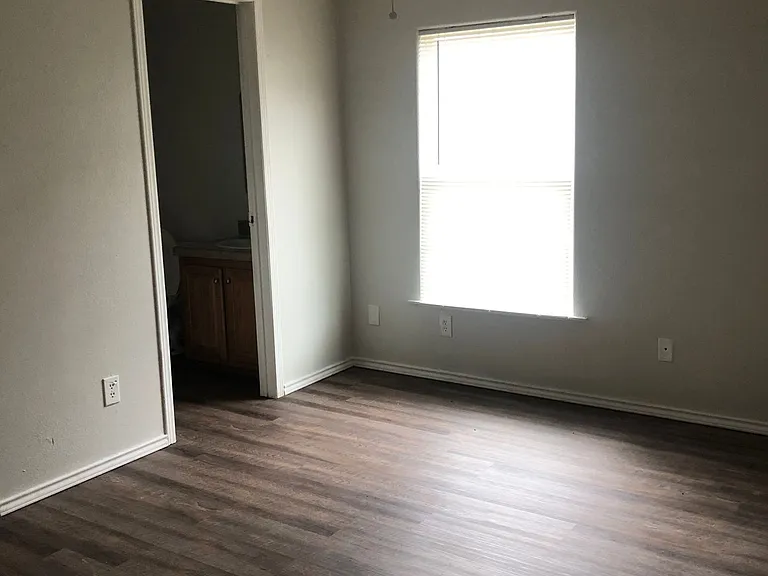 115 Varsity Dr — Photo 11