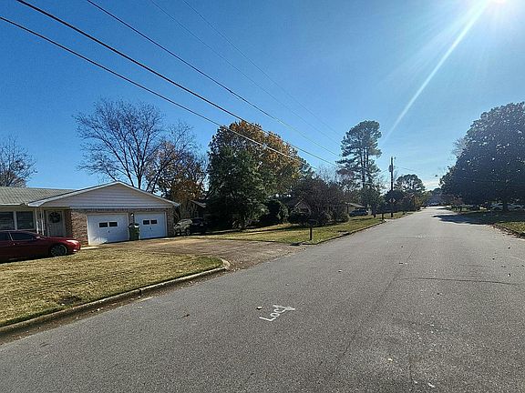 4th image of 9909 Willow Cove Rd SE