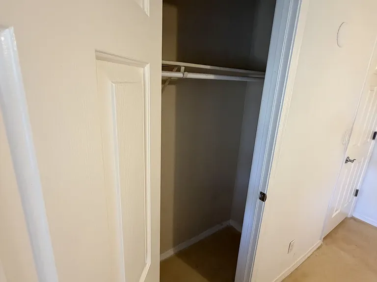 2841 N Columbus Blvd #28 — Photo 15