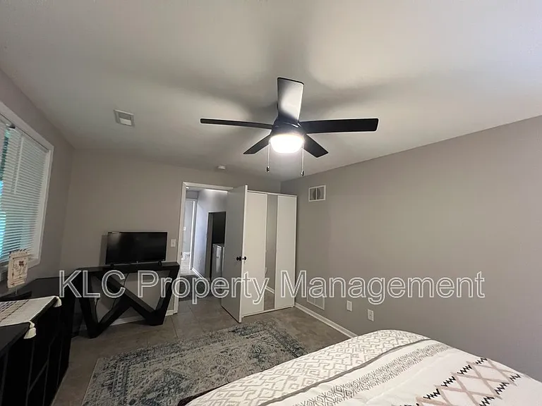 3805 Maquoketa Dr — Photo 18
