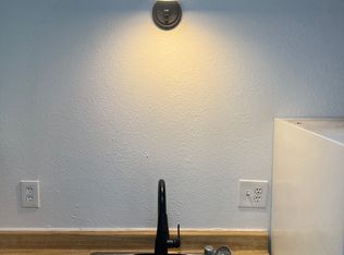 Updated and Very Private 1 Bedroom Apt with a Yard, Albuquerque, NM 87107