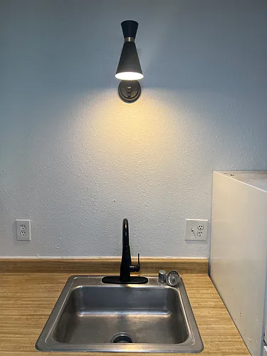 Updated and Very Private 1 Bedroom Apt with a Yard Photo 1