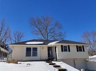 1424 Western St, Leavenworth, KS 66048