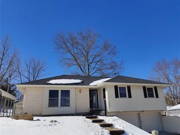 1424 Western St, Leavenworth, KS 66048