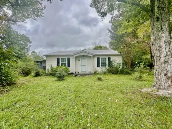 1067 Crescent Dr, Cookeville, TN 38501