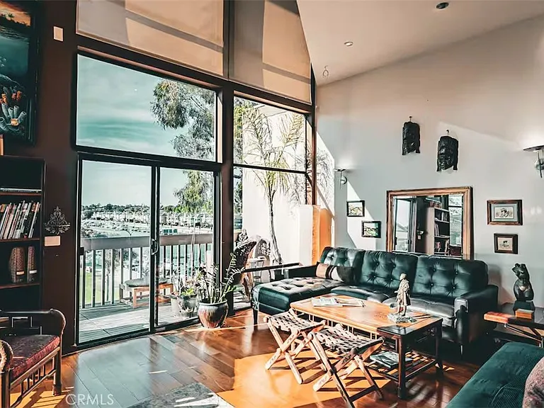 5327 Marina Pacifica Dr #KEY19 — Photo 4