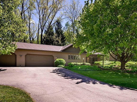 2nd image of 8029 Shag Bark Cir