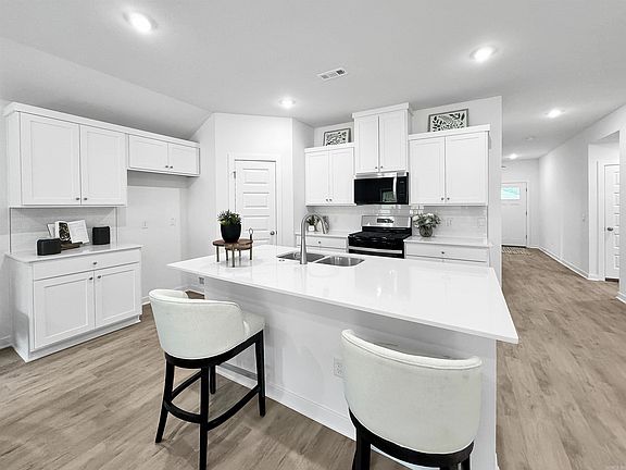 4th image of 502 Cherry St