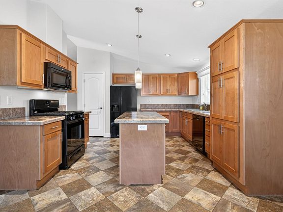 5th image of 1141 Adrienne Way