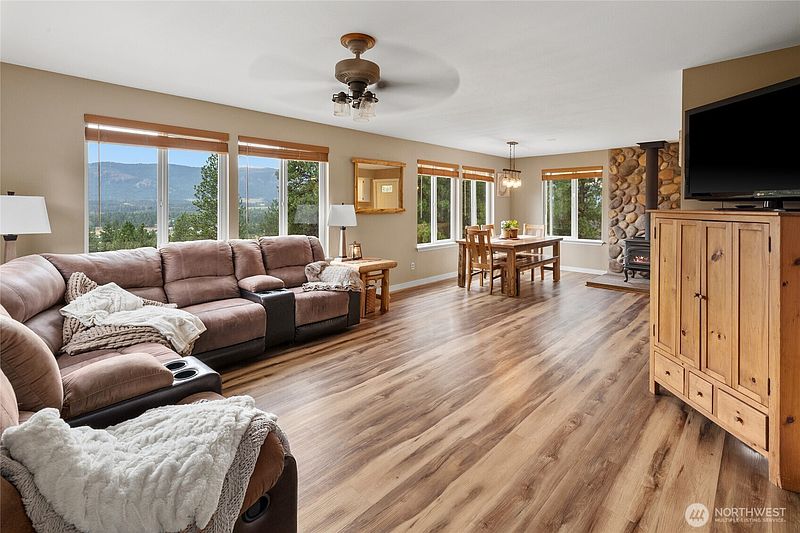 4th image of 1150 White Road