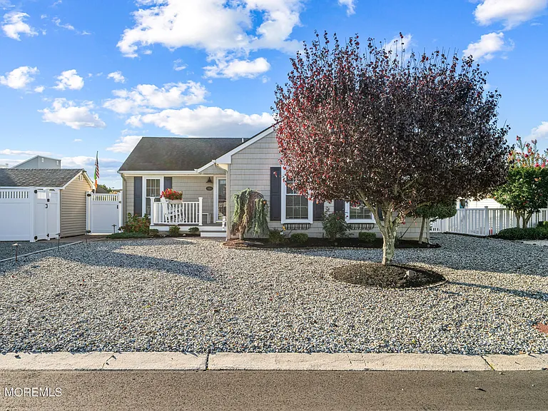 144 Peter Rd — Photo 3