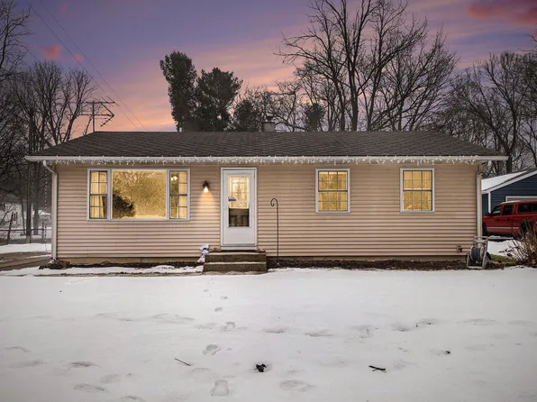 8213 Newells Ln, Portage, MI 49002