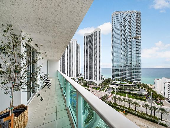 4th image of 100 Bayview Dr APT 1908