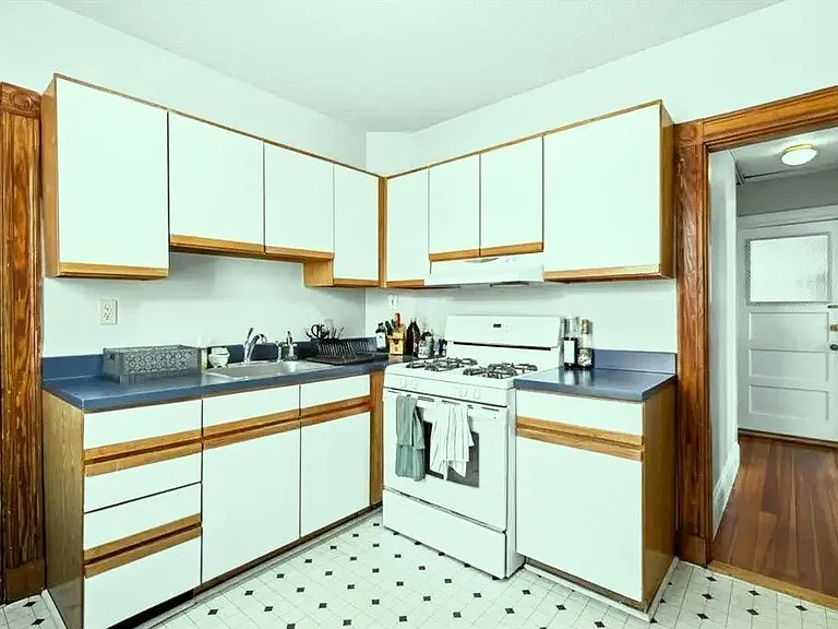 35 Eustis St #1 — Photo 4
