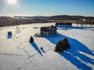 N7661 Dix Rd, Mount Calvary, WI 53057