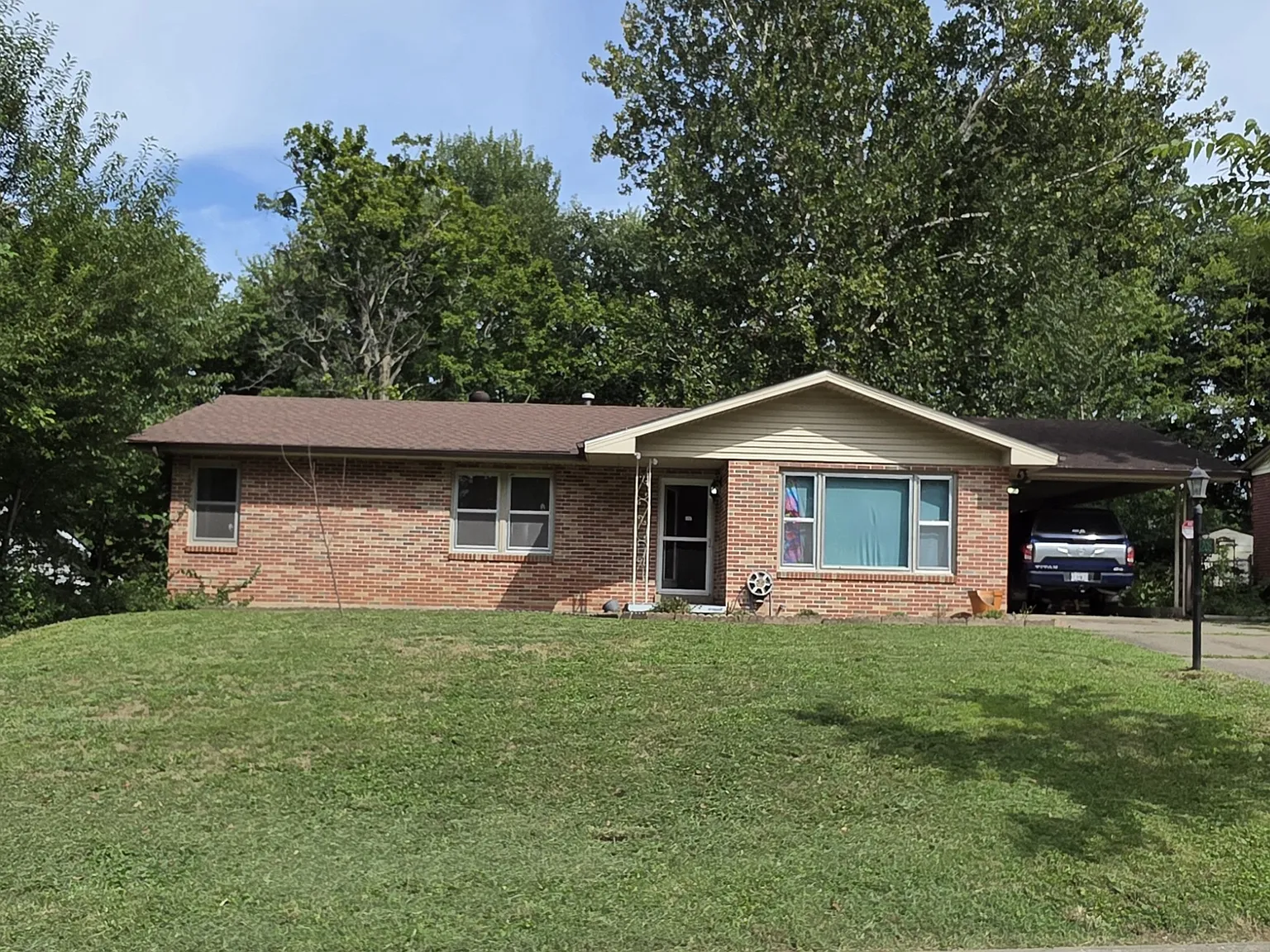 3 bed, 2454 sqft, $2,000 — Photo 1