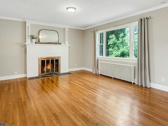 4th image of 843 Long Hill Rd