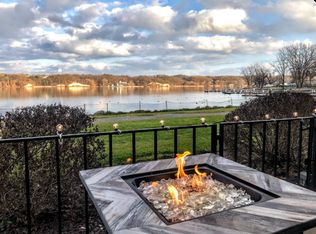 302 Bay Village Dr, Rochester, NY 14609